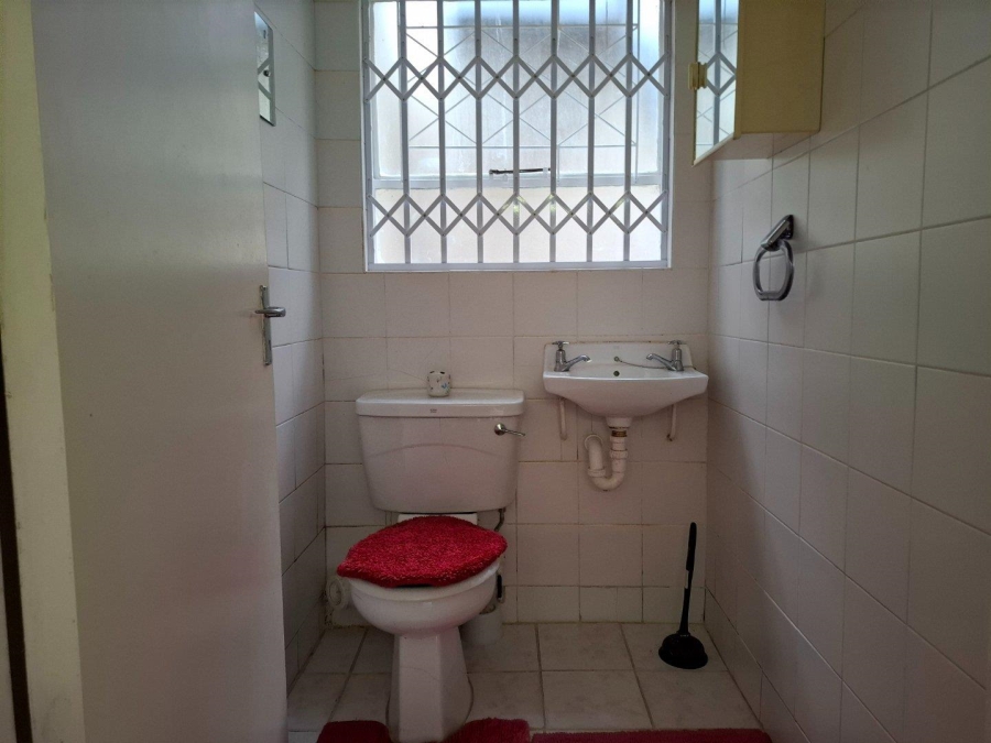 4 Bedroom Property for Sale in Wavecrest Eastern Cape